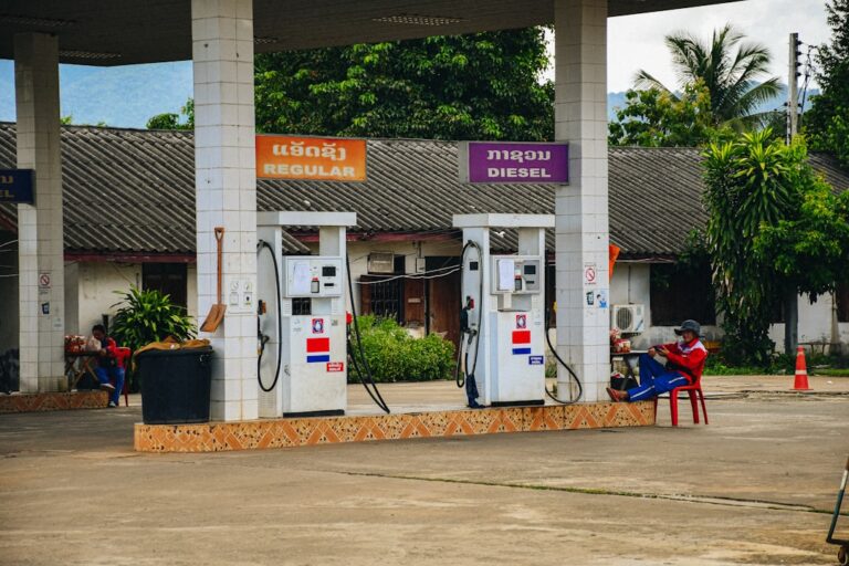 Image of a regular and diesel fuel pump station in Memphis, Tennessee, with concerns about pollution and air quality.